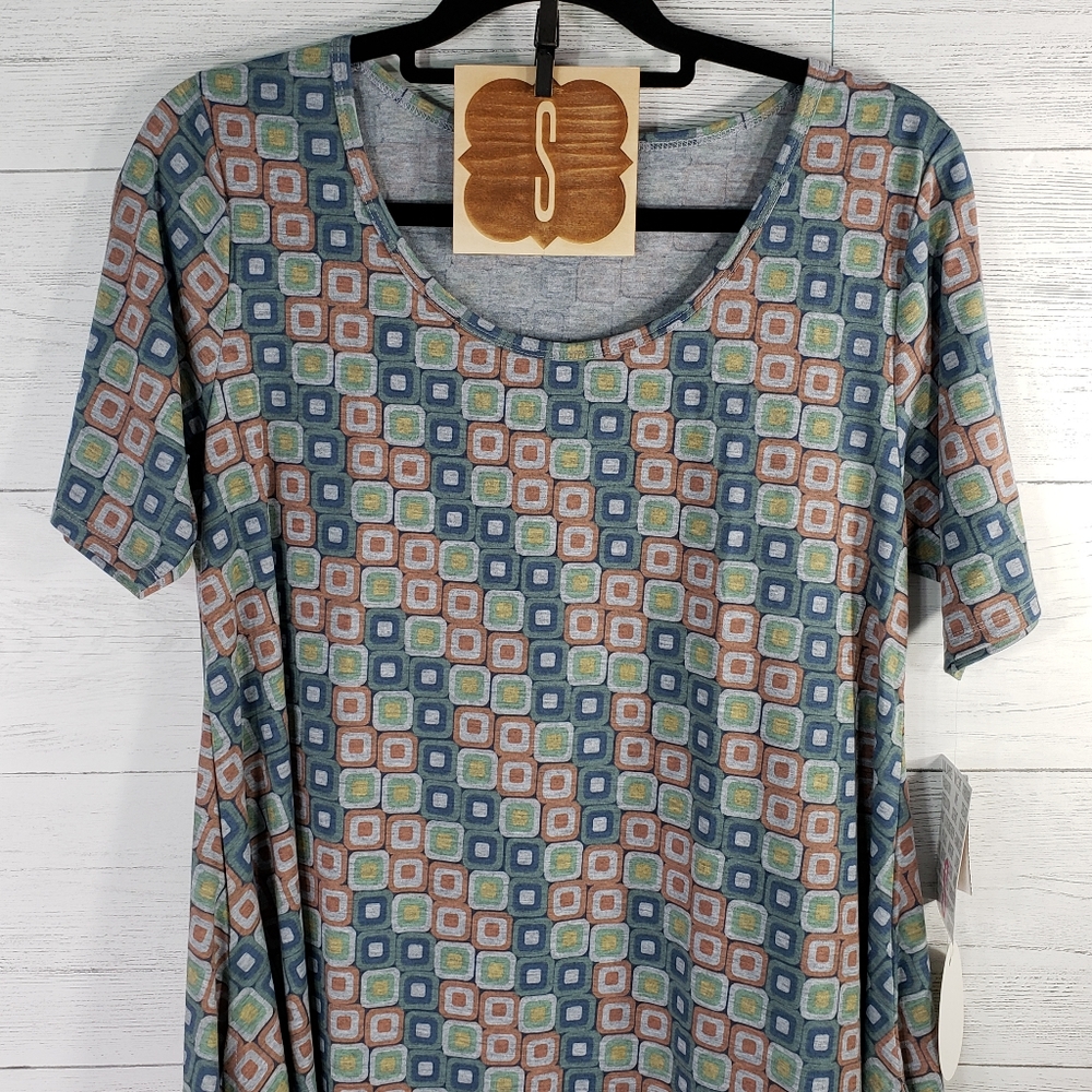 Small LuLaRoe Perfect T